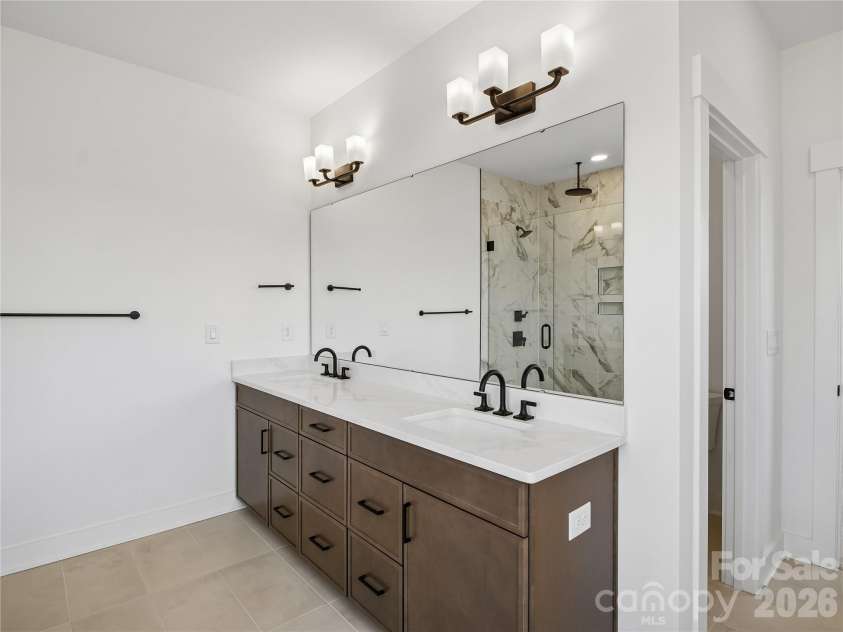 4122 Pinekirk Drive, Charlotte, NC 28269.  MLS# CAR4387957, YatesRealty ID 28562. Primary Bathroom