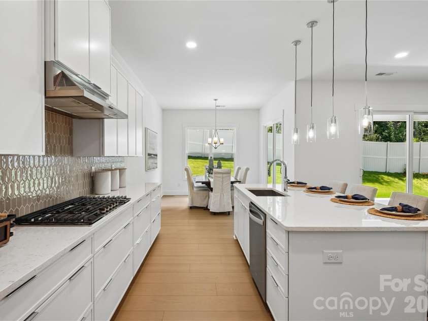 4213 Pinekirk Drive, Charlotte, NC 28269.  MLS# CAR4387916, YatesRealty ID 28563. Kitchen
