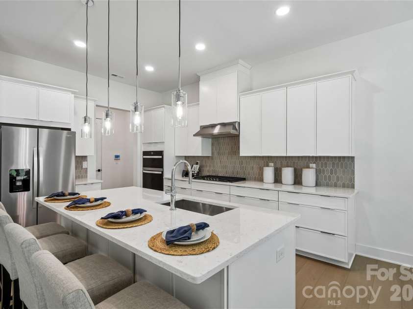 4213 Pinekirk Drive, Charlotte, NC 28269.  MLS# CAR4387916, YatesRealty ID 28563. Kitchen