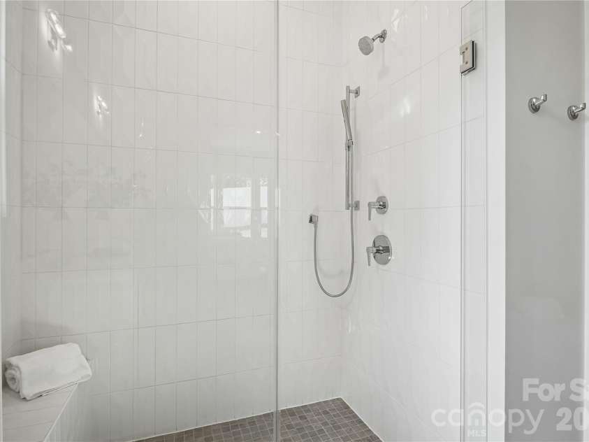 4213 Pinekirk Drive, Charlotte, NC 28269.  MLS# CAR4387916, YatesRealty ID 28563. Primary Bathroom
