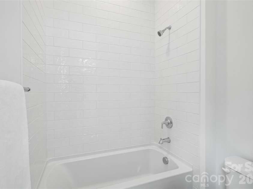 4213 Pinekirk Drive, Charlotte, NC 28269.  MLS# CAR4387916, YatesRealty ID 28563. Secondary Bathroom