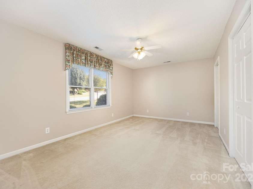 118 Pond View Drive, Salisbury, NC 28147.  MLS# CAR4284918, YatesRealty ID 28564. 