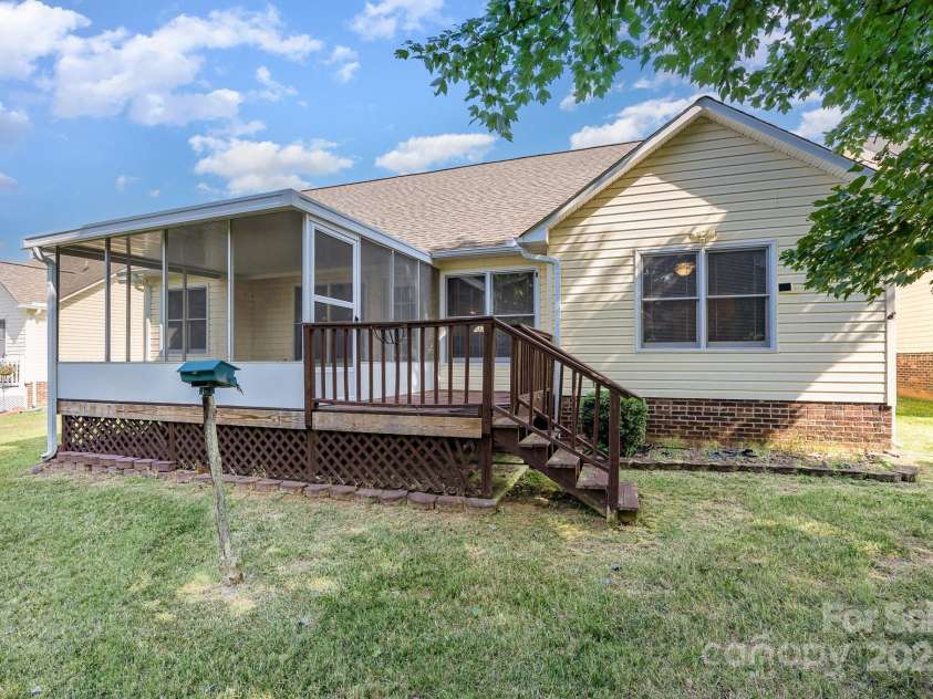 118 Pond View Drive, Salisbury, NC 28147.  MLS# CAR4284918, YatesRealty ID 28564. 
