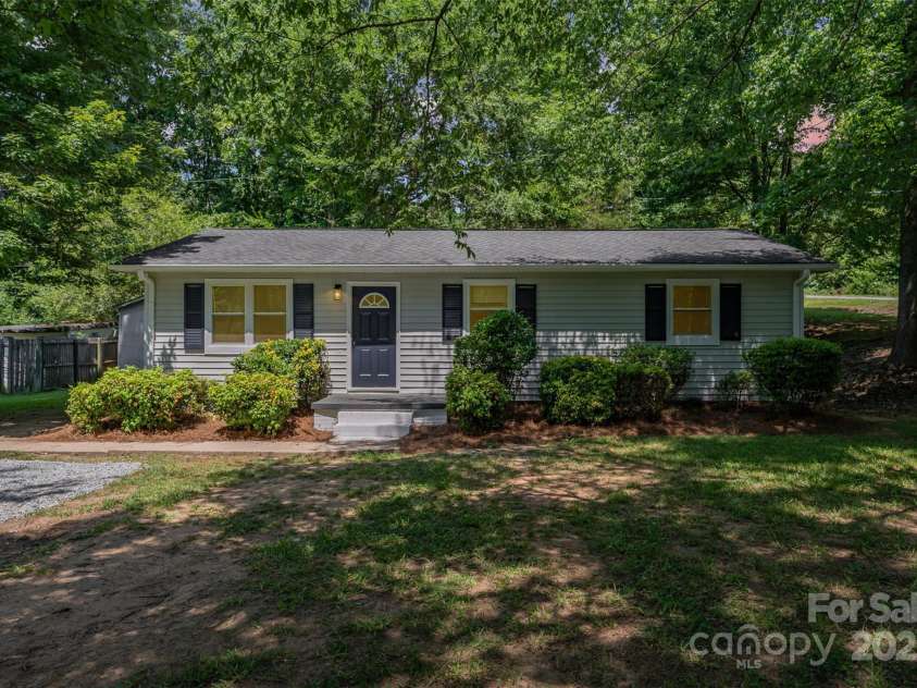 3724 Patricia Drive, Concord, NC 28027.  MLS# CAR4272555, YatesRealty ID 28565. 