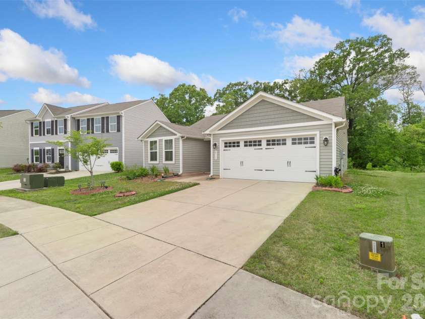2515 Willow Pond Lane, Concord, NC 28025.  MLS# CAR4376174, YatesRealty ID 28566. 