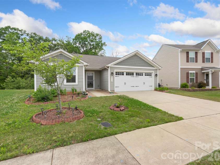 2515 Willow Pond Lane, Concord, NC 28025.  MLS# CAR4376174, YatesRealty ID 28566. 