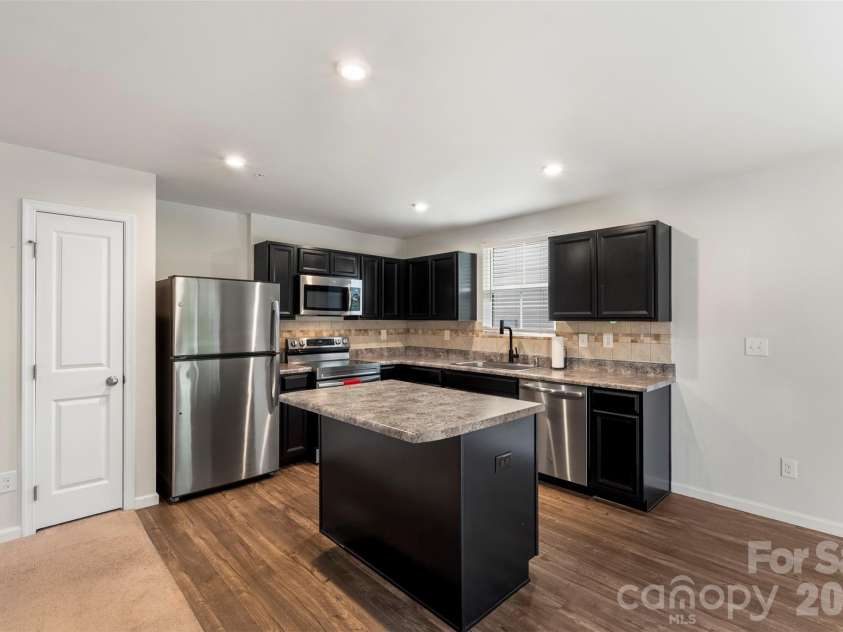 2515 Willow Pond Lane, Concord, NC 28025.  MLS# CAR4376174, YatesRealty ID 28566. 