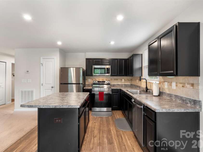 2515 Willow Pond Lane, Concord, NC 28025.  MLS# CAR4376174, YatesRealty ID 28566. 