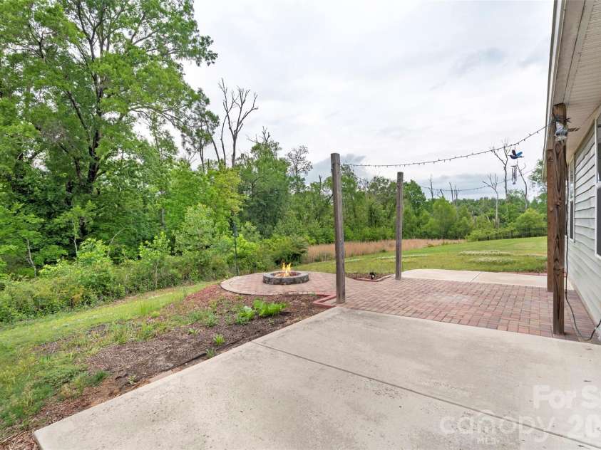 2515 Willow Pond Lane, Concord, NC 28025.  MLS# CAR4376174, YatesRealty ID 28566. 