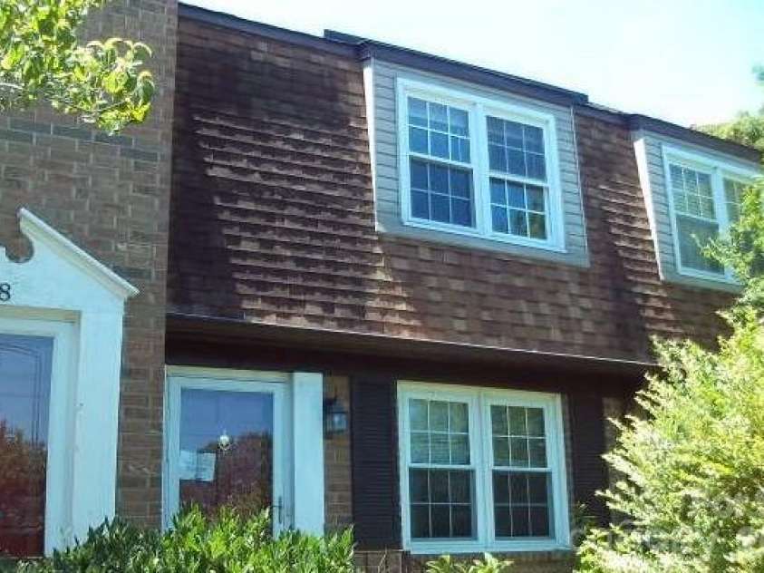 911 Nottingham Drive, Gastonia, NC 28054.  MLS# CAR4361548, YatesRealty ID 28567. 