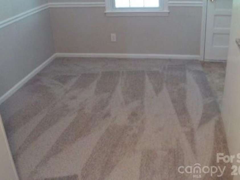 911 Nottingham Drive, Gastonia, NC 28054.  MLS# CAR4361548, YatesRealty ID 28567. 
