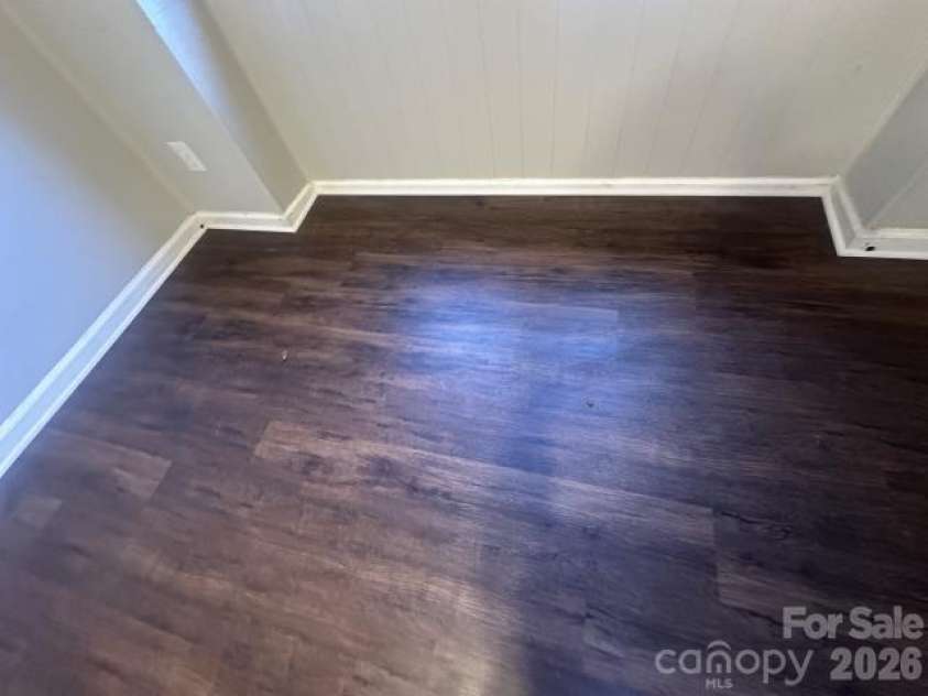 911 Nottingham Drive, Gastonia, NC 28054.  MLS# CAR4361548, YatesRealty ID 28567. 