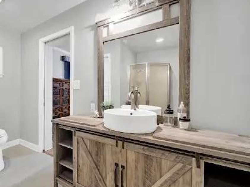 1239 Carlisle White Road, Chester, SC 29706.  MLS# CAR4384946, YatesRealty ID 28568. Primary Bath