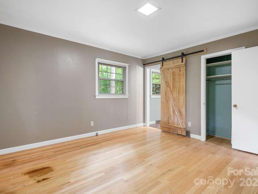 1303 Forest Park Drive, Statesville, NC 28677.  MLS# CAR4280831, YatesRealty ID 28568. 