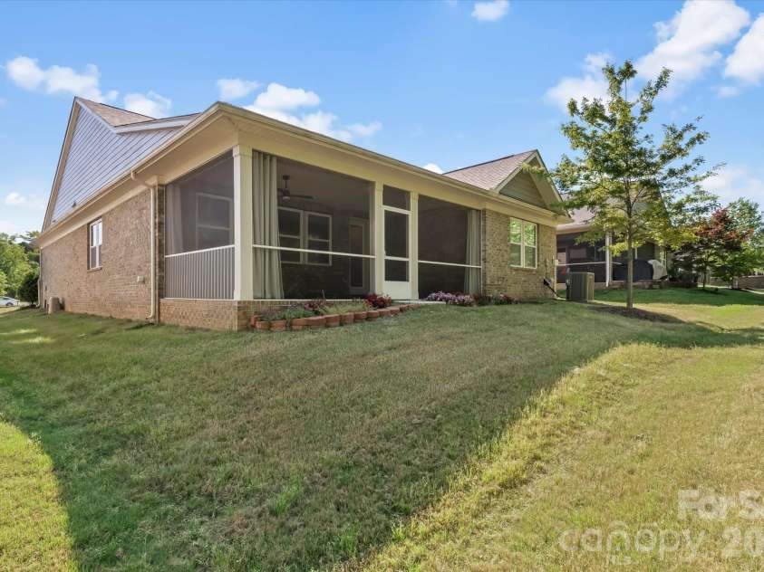 3213 Marchers Trace Drive, Mint Hill, NC 28227.  MLS# CAR4367859, YatesRealty ID 28569. 