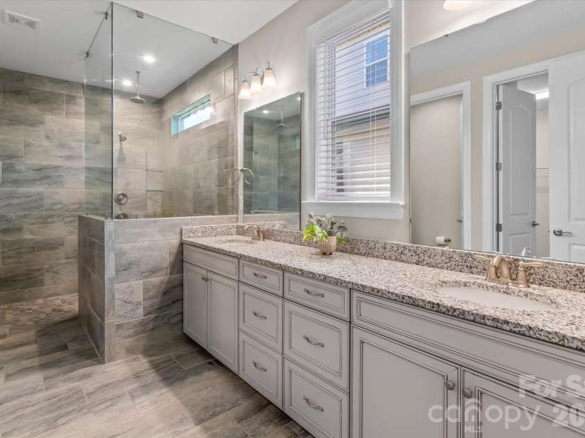 3213 Marchers Trace Drive, Mint Hill, NC 28227.  MLS# CAR4367859, YatesRealty ID 28569. Primary Bathroom