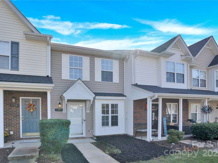 1920 Billingsville School Court, Charlotte, NC 28214.  MLS# CAR4201351, YatesRealty ID 2857. 