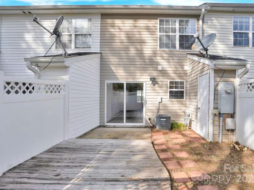 1920 Billingsville School Court, Charlotte, NC 28214.  MLS# CAR4201351, YatesRealty ID 2857. 