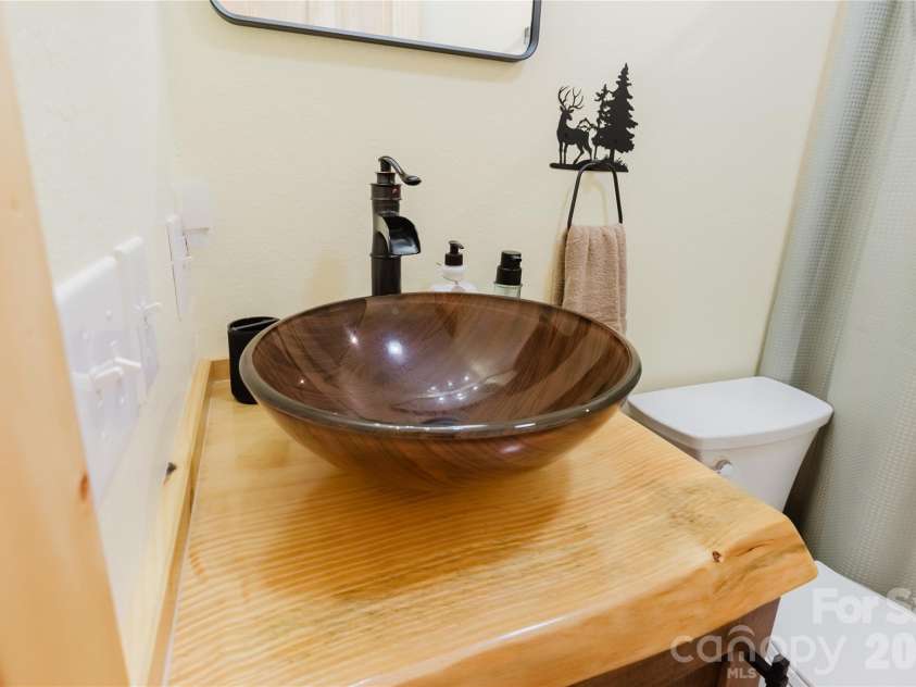 241 Golden Hawk Drive, Bryson City, NC 28713.  MLS# CAR4340826, YatesRealty ID 2857. 