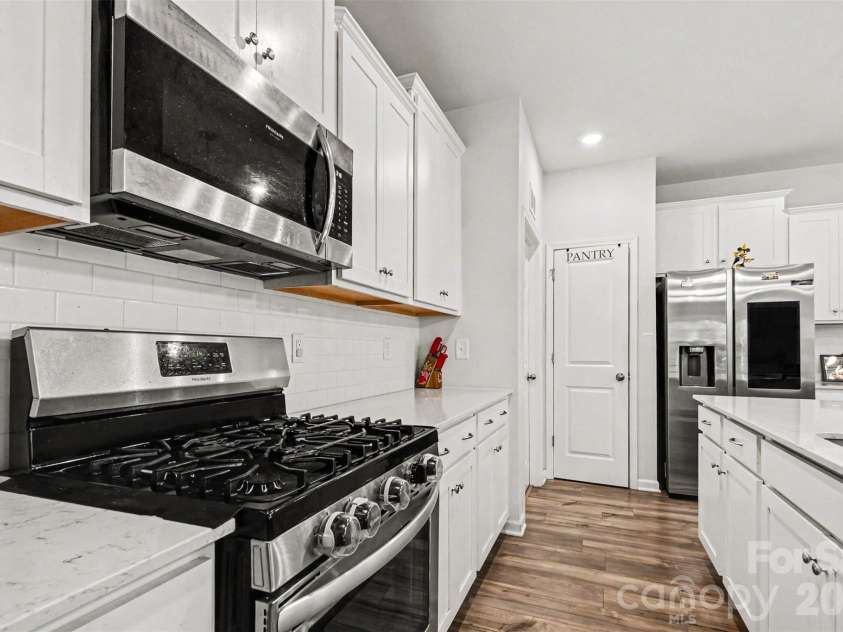 15513 Capps Road, Charlotte, NC 28278.  MLS# CAR4389930, YatesRealty ID 28571. 