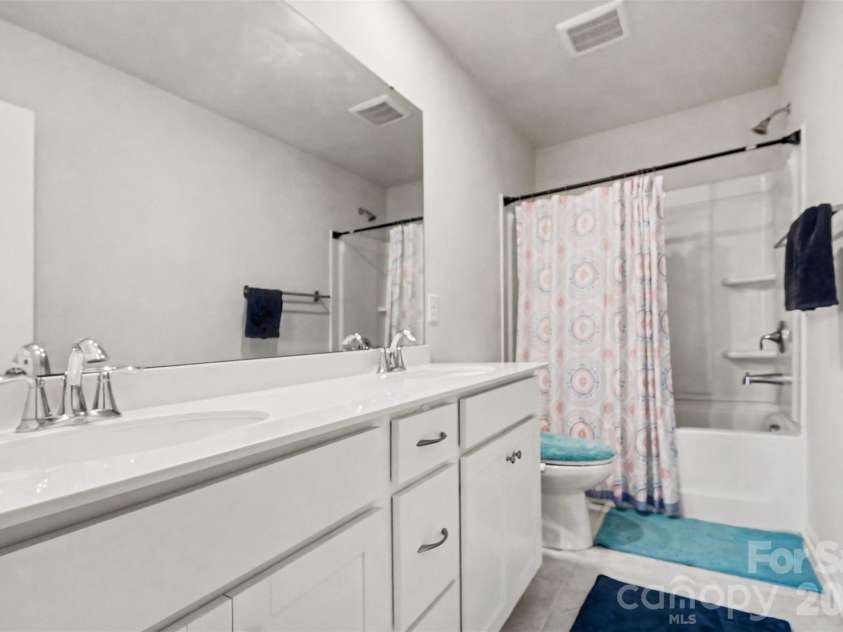 15513 Capps Road, Charlotte, NC 28278.  MLS# CAR4389930, YatesRealty ID 28571. 
