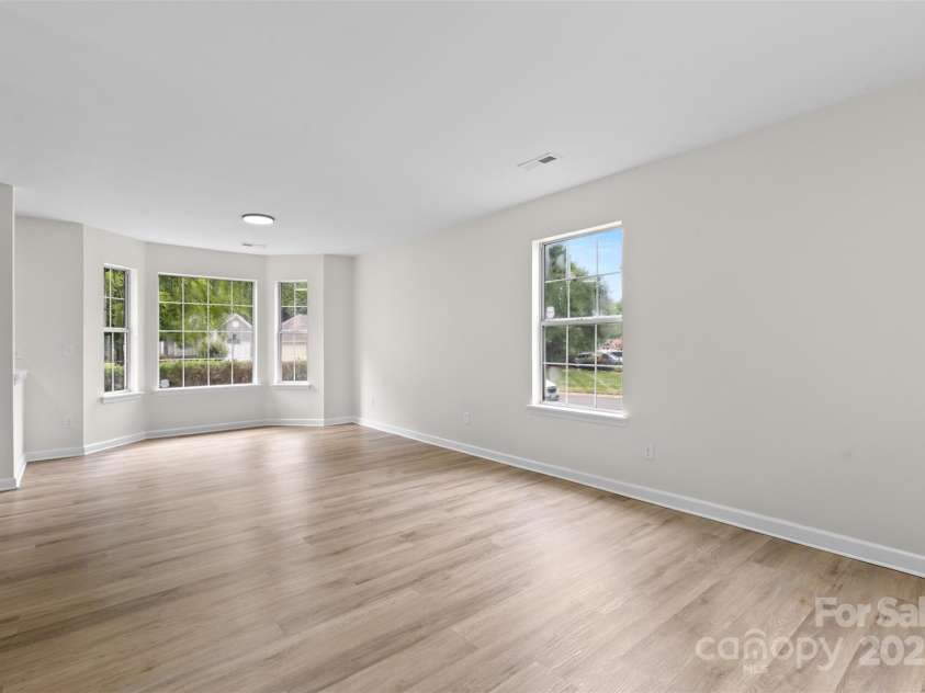 6907 Spandril Lane, Charlotte, NC 28215.  MLS# CAR4278676, YatesRealty ID 28571. 