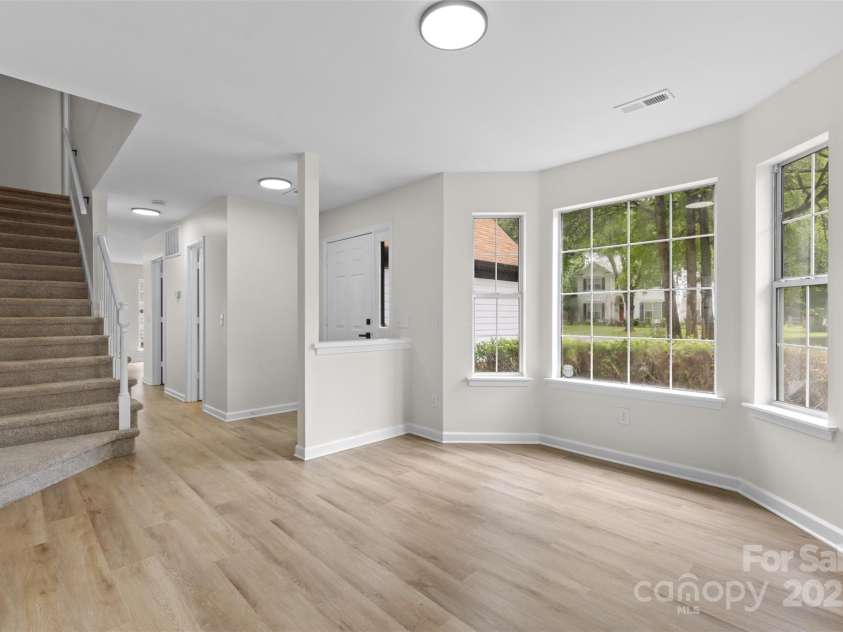 6907 Spandril Lane, Charlotte, NC 28215.  MLS# CAR4278676, YatesRealty ID 28571. 