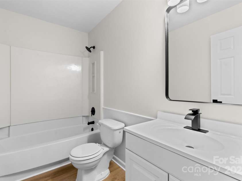 6907 Spandril Lane, Charlotte, NC 28215.  MLS# CAR4278676, YatesRealty ID 28571. 