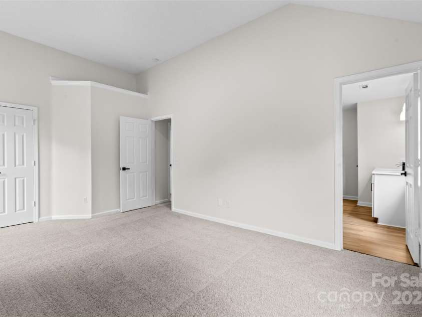 6907 Spandril Lane, Charlotte, NC 28215.  MLS# CAR4278676, YatesRealty ID 28571. 