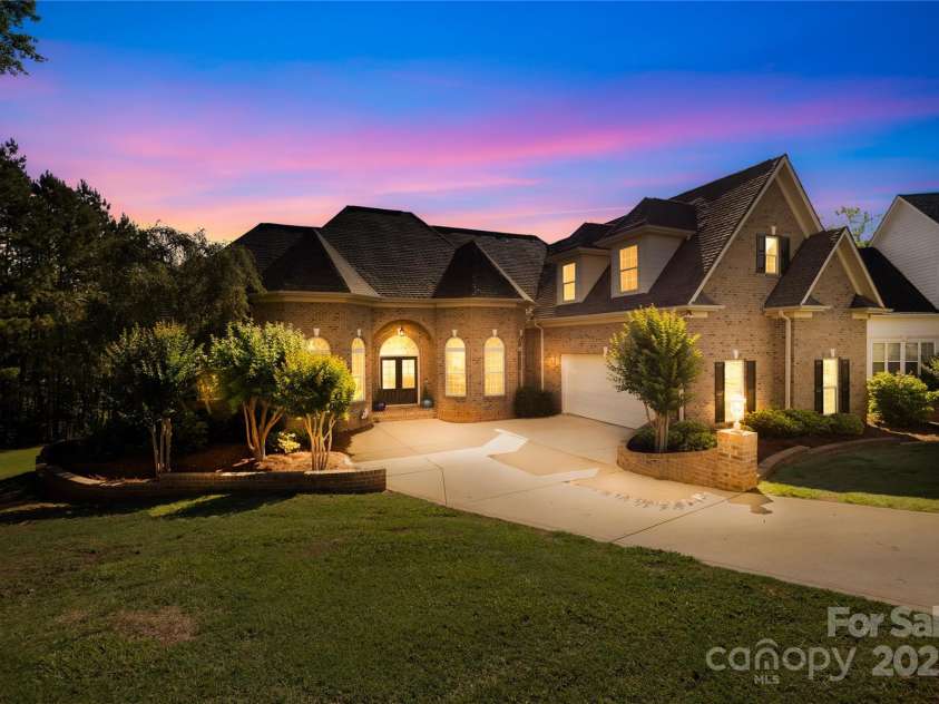 458 Inverness Place, Rock Hill, SC 29730.  MLS# CAR4255633, YatesRealty ID 28572. 