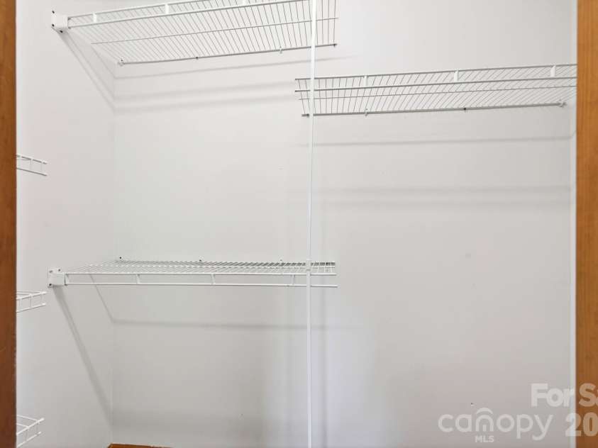 5 Johns Street, Asheville, NC 28806.  MLS# CAR4383037, YatesRealty ID 28573. 