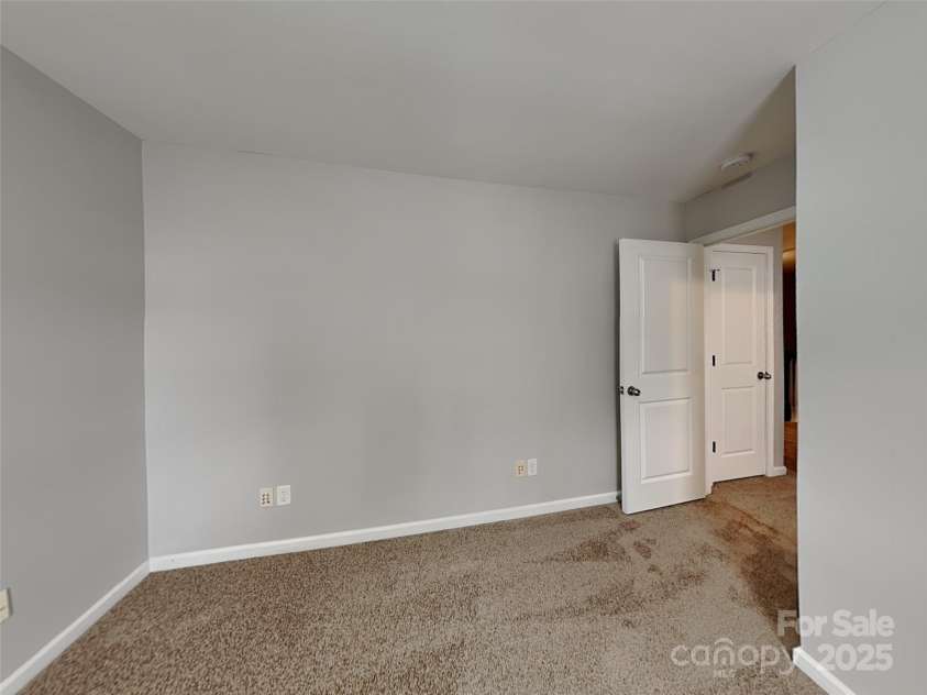 3711 Green Pasture Road, Charlotte, NC 28269.  MLS# CAR4258862, YatesRealty ID 28574. 