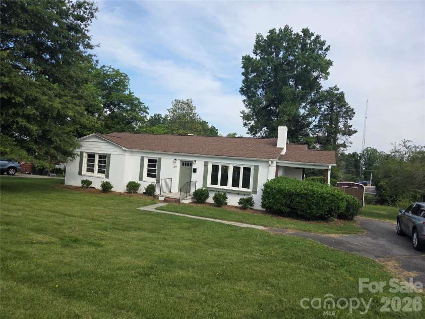 707 1st Street, Cherryville, NC 28021.  MLS# CAR4385987, YatesRealty ID 28574. 707 E 1st St