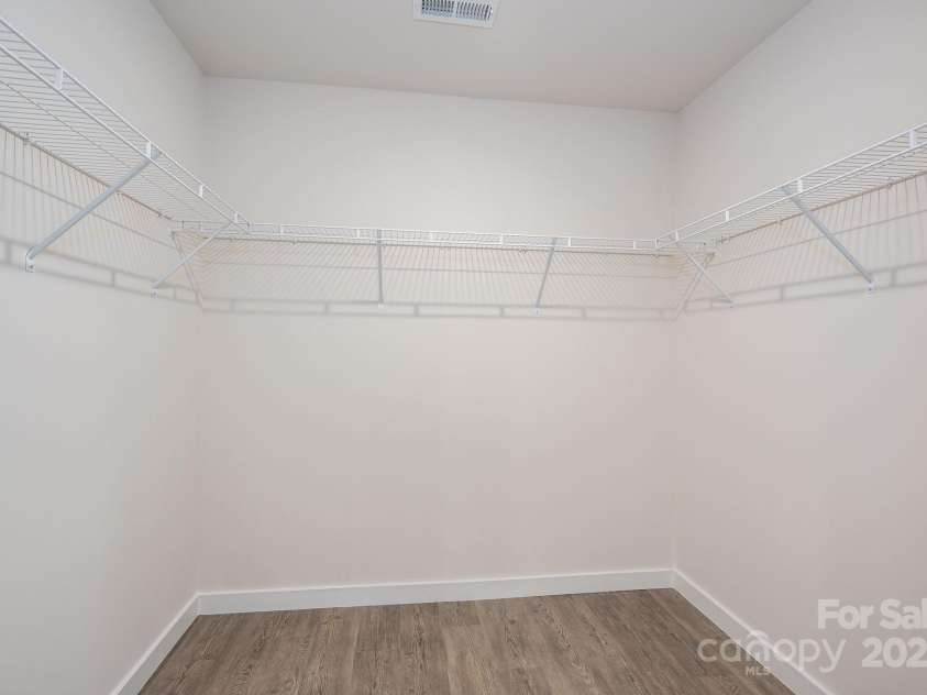 1941 32nd Street, Hickory, NC 28601.  MLS# CAR4259939, YatesRealty ID 28575. 