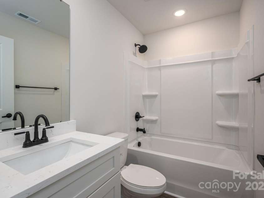 1941 32nd Street, Hickory, NC 28601.  MLS# CAR4259939, YatesRealty ID 28575. 