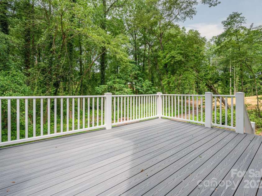 1941 32nd Street, Hickory, NC 28601.  MLS# CAR4259939, YatesRealty ID 28575. 