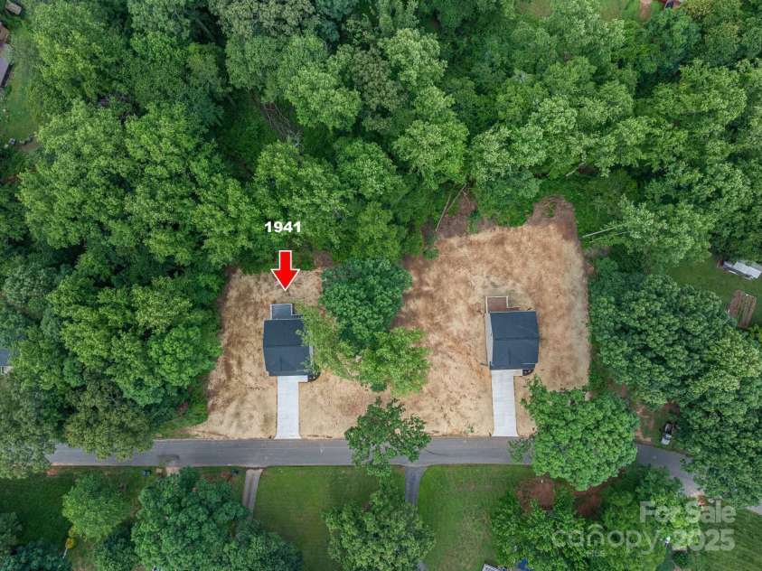 1941 32nd Street, Hickory, NC 28601.  MLS# CAR4259939, YatesRealty ID 28575. 