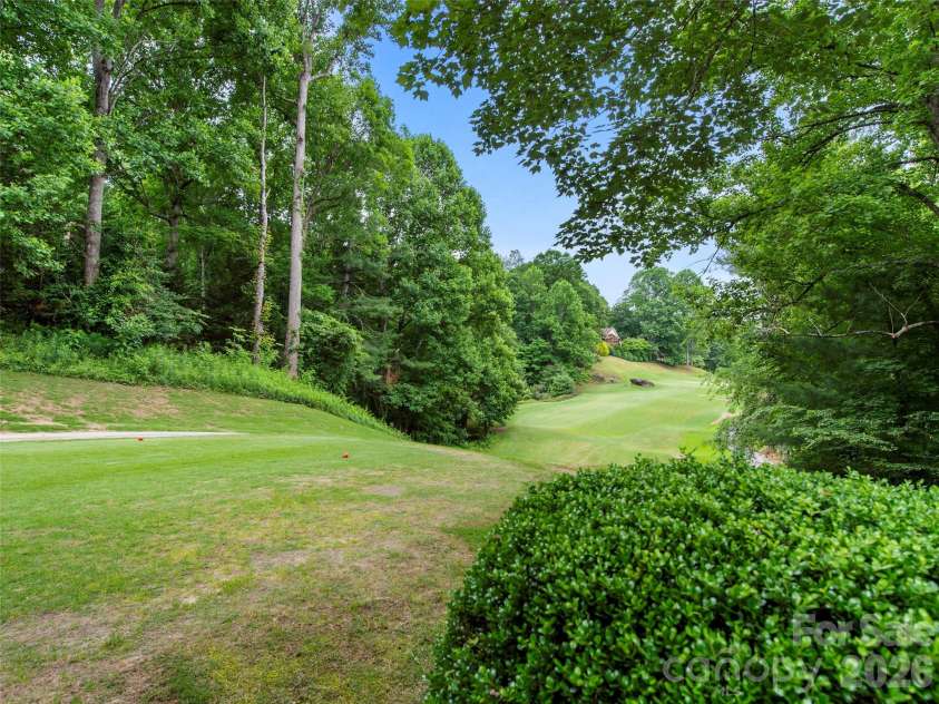 83 Laurel Ridge Place, Hendersonville, NC 28739.  MLS# CAR4389214, YatesRealty ID 28577. Golf Course View