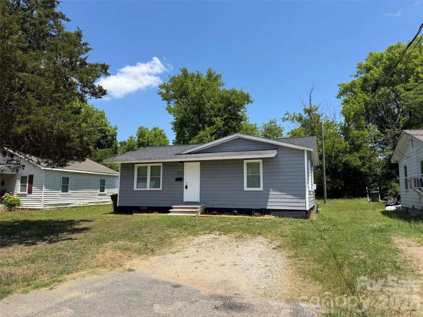 372 Baker Street, Rock Hill, SC 29730.  MLS# CAR4384377, YatesRealty ID 28579. 