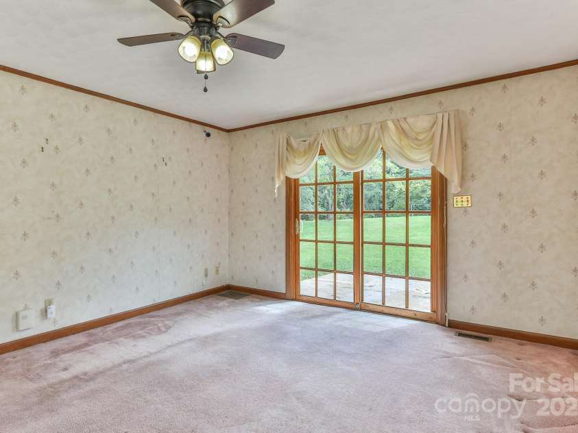 554 Wildlife Access Road, Hickory, NC 28601.  MLS# CAR4279356, YatesRealty ID 28579. 