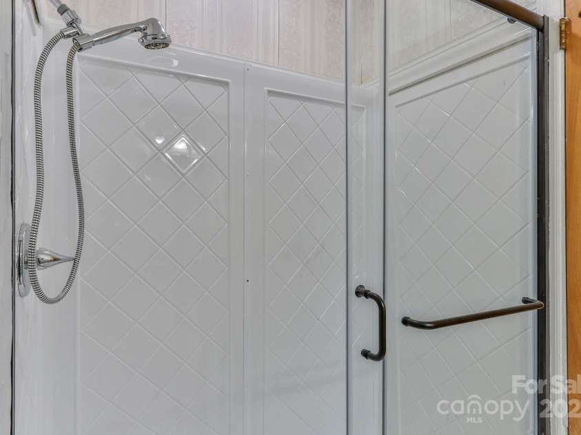 554 Wildlife Access Road, Hickory, NC 28601.  MLS# CAR4279356, YatesRealty ID 28579. 