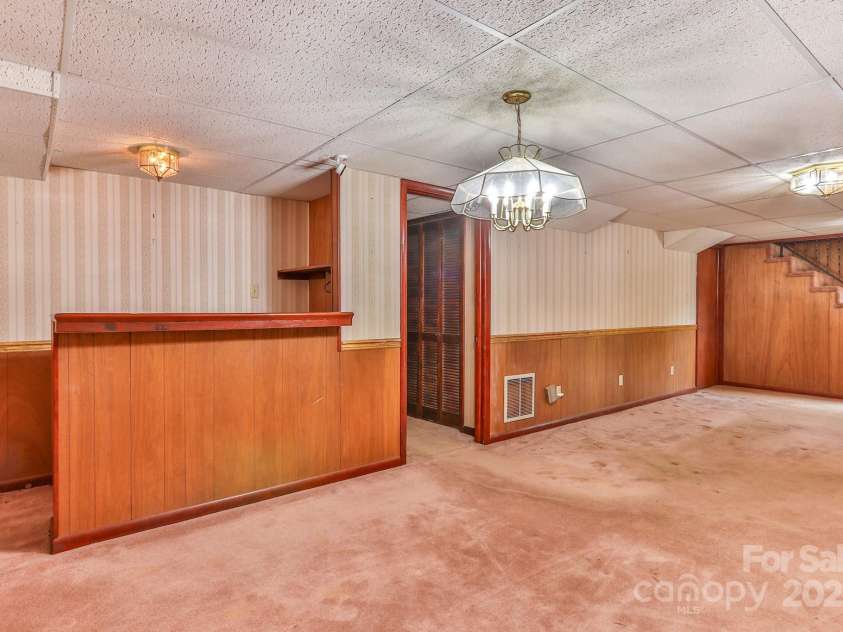 554 Wildlife Access Road, Hickory, NC 28601.  MLS# CAR4279356, YatesRealty ID 28579. 