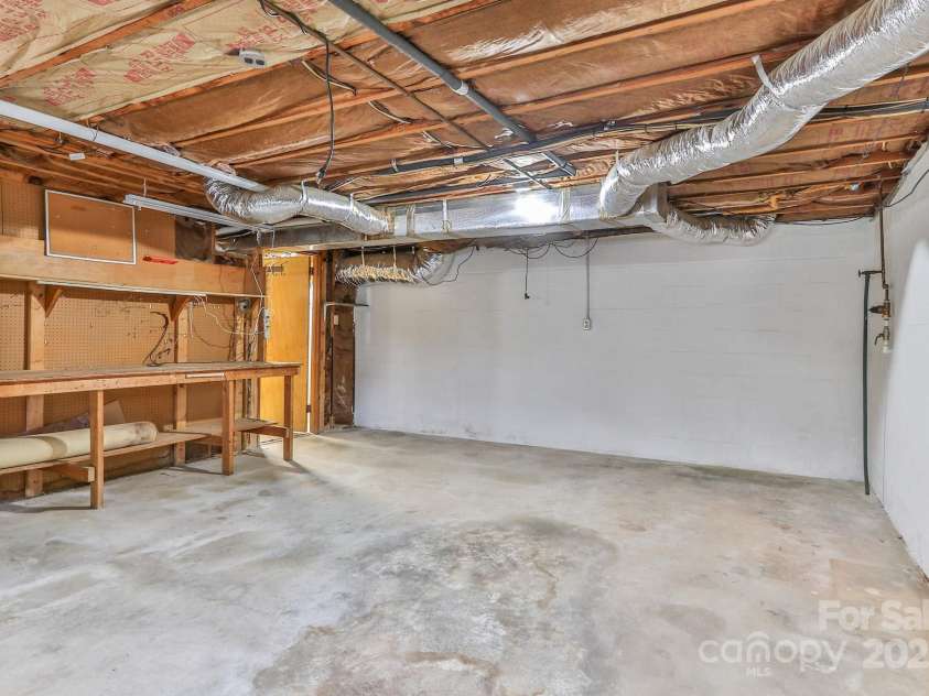 554 Wildlife Access Road, Hickory, NC 28601.  MLS# CAR4279356, YatesRealty ID 28579. 