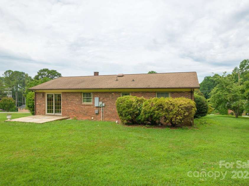 554 Wildlife Access Road, Hickory, NC 28601.  MLS# CAR4279356, YatesRealty ID 28579. 