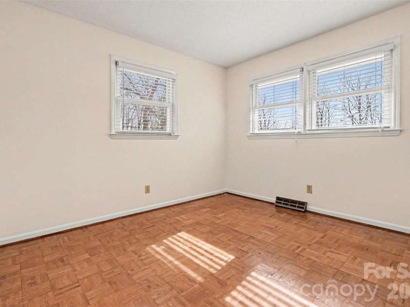 238 Lakeview Drive, Blacksburg, SC 29702.  MLS# CAR4338357, YatesRealty ID 2858. 