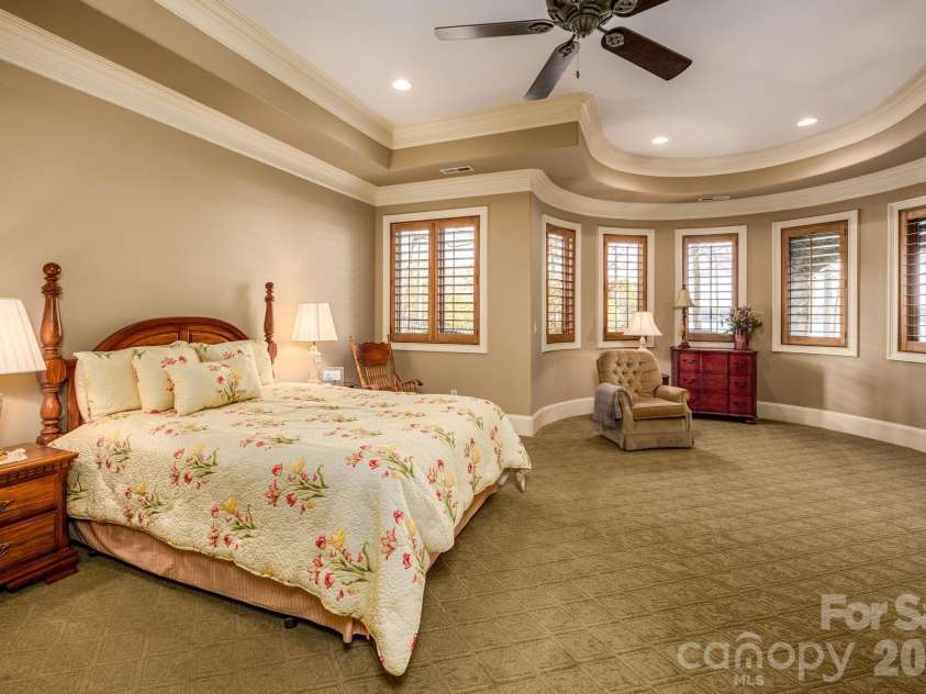 4246 Sigmon Cove Lane, Terrell, NC 28682.  MLS# CAR4338101, YatesRealty ID 2858. Lower Level Bedroom w/Walk-In Closet & Ensuite Bath