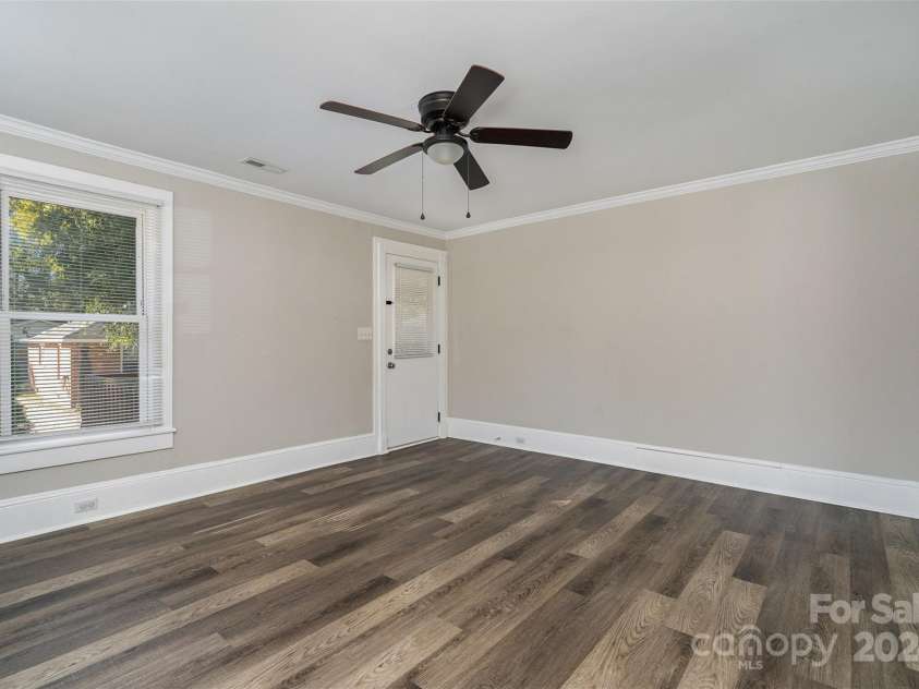 807 Klondale Avenue, Kannapolis, NC 28081.  MLS# CAR4192957, YatesRealty ID 2858. 