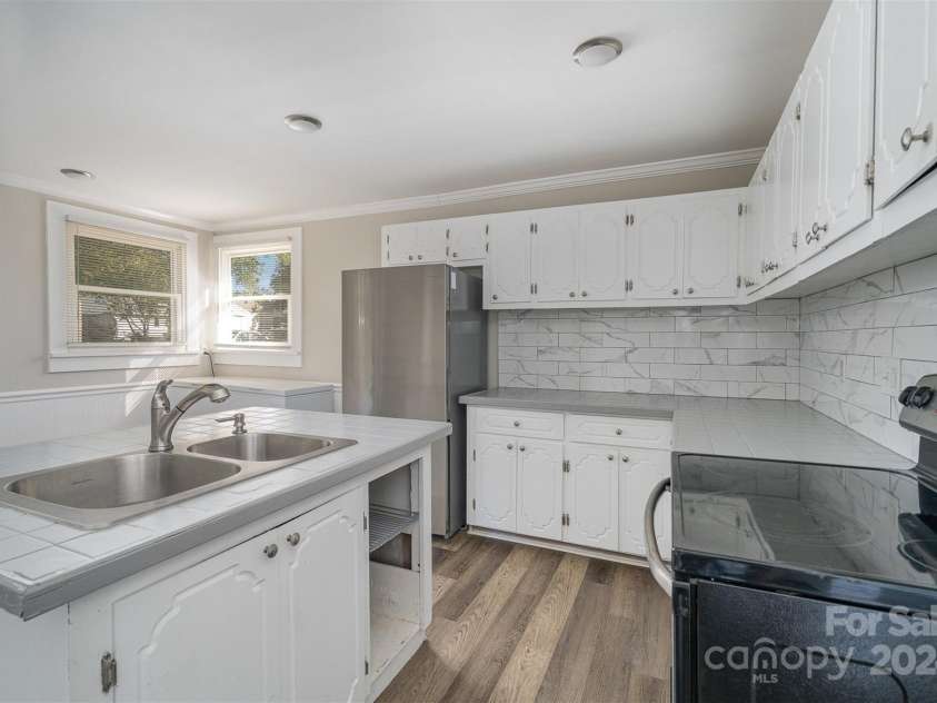 807 Klondale Avenue, Kannapolis, NC 28081.  MLS# CAR4192957, YatesRealty ID 2858. 