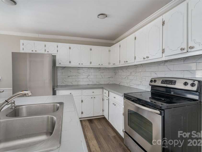 807 Klondale Avenue, Kannapolis, NC 28081.  MLS# CAR4192957, YatesRealty ID 2858. 