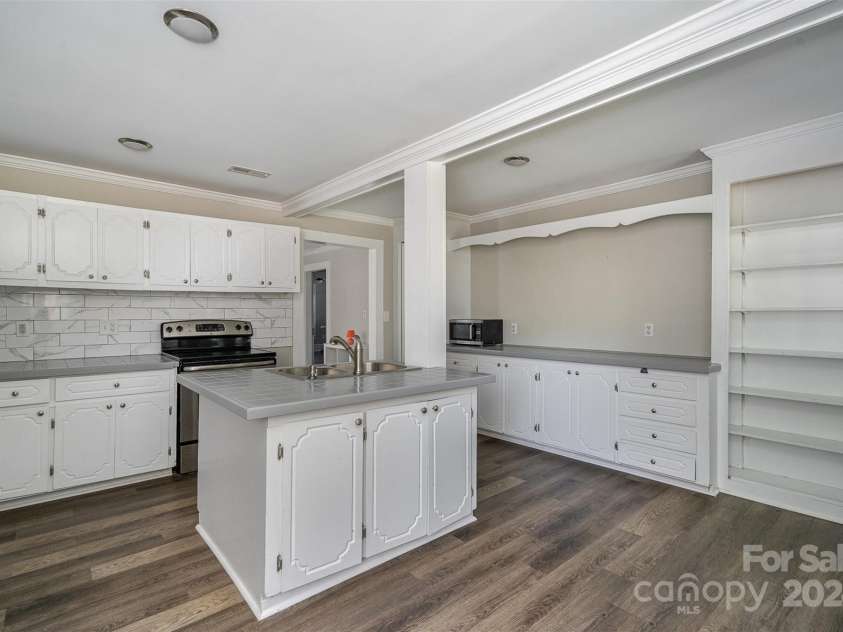 807 Klondale Avenue, Kannapolis, NC 28081.  MLS# CAR4192957, YatesRealty ID 2858. 